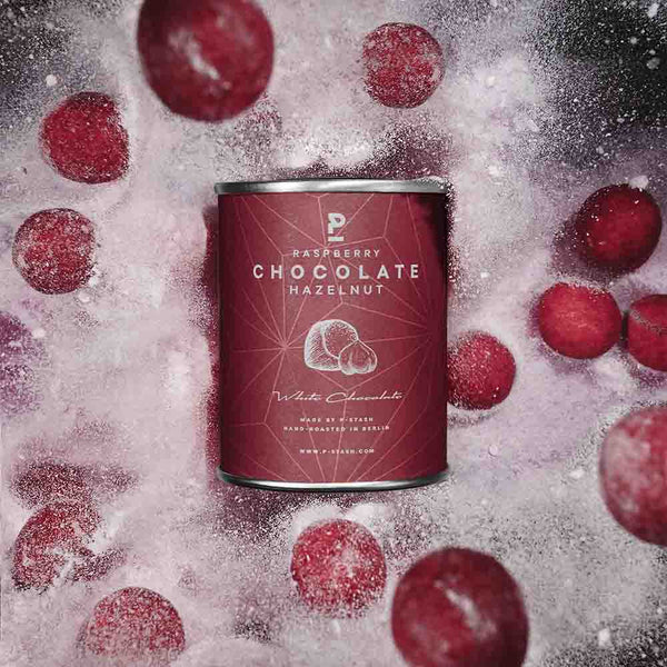 Die rote Dose mit Haselnüssen und weißer Schokolade und rotem Himbeerpulver sieht nicht nur gut aus, sondern der Inhalt schmeckt auch phantastisch.