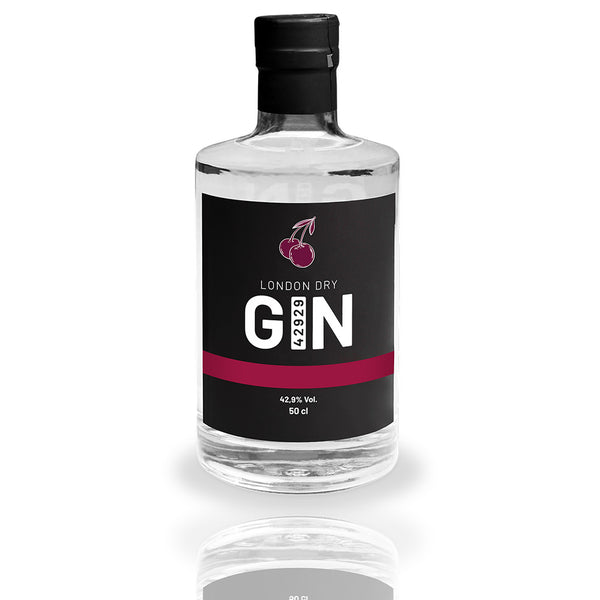 Der GIN42929 aus Wermelskirchen kommt in einer schicken Flasche mit einem edlen schwarzen Label mit einer roten Kirsche abgebildet