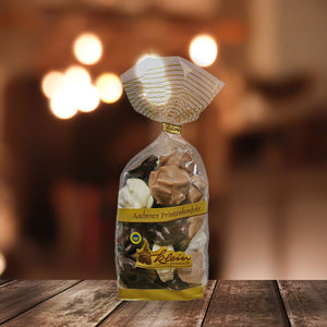 Das Aachener Printenkonfekt von der Printenbäckerei Klein ist eines der beliebtesten Produkte im BRIDEMAKER Onlineshop. Die kleinen mundgerechten Printen mit drei Sorten Schokolade sind einfach himmlisch lecker.