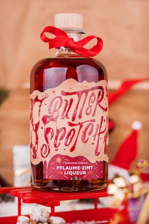 Dieser Plaumenlikör von Butterscotch ist ideal für gemütliche Winterabende mit Freunden am Kamin.