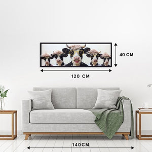 Abmessungen und Maße des gerahmten Kuh-Gemäldes im Format 120x40 cm – Modernes XXL Panorama-Bild für die Wanddekoration über der Couch.