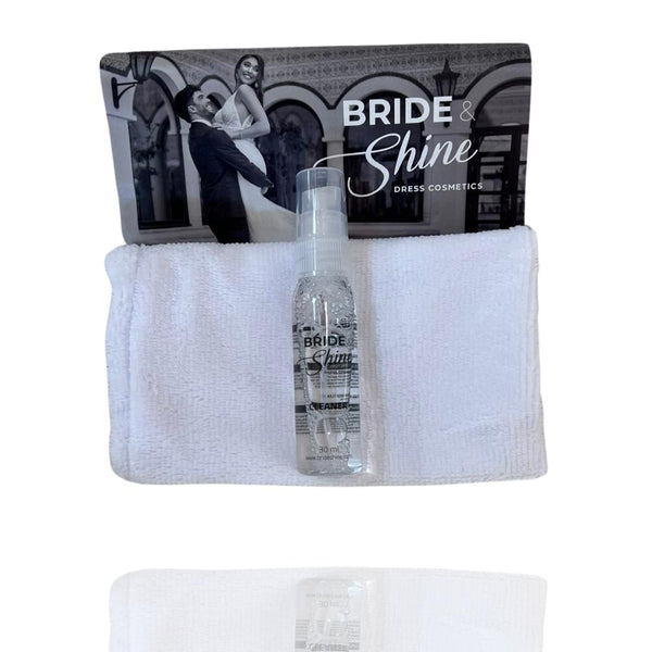 Der beste Fleckenentferner für Brautleider. Ein tolles Notfallpack für die Braut zur Hochzeit gehört immer ins Geäck der Trauzeugin. Bride & Shine.