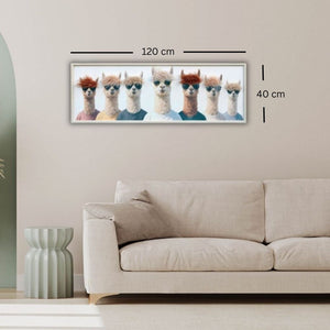 Bild von sieben Lamas mit Kunst Frisuren und Sonnenbrille. Am Bild stehen die Maße 120 x 40 cm. Das Gemälde ist schmal, im Querformat und passt hervorragend über eine Couch oder Sideboard.