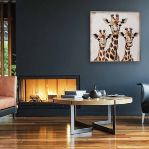 Ein stilvolles Acrylgemälde mit drei Giraffen. Diese Netzgiraffen kommen im östlichen und südlichen Afrika vor und leben in der Savannenlandschaft.