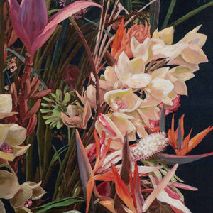 Die Details dieses Blumengemäldes machen das Geheimnis aus. Dieses Kunstwerk mit wundervollen Blumen in unterschiedlichen Rosatönen ist ein echter Blickfang.