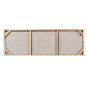 Rückseite eines Gemäldes auf dem ein Holzrahmen ist.