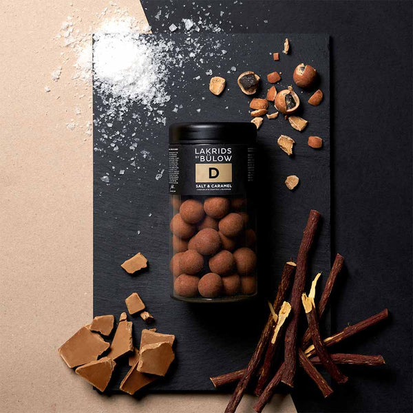 Schokoladenkugeln mit salzigem Karamell und Lakritz von LAKRIDS by BÜLOW in der großen Verpackung