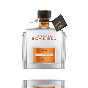 Alte Zeit Lava Mandarine steht auf dem Etikett welches an der schönen Flasche von Michael Scheibel montiert ist.