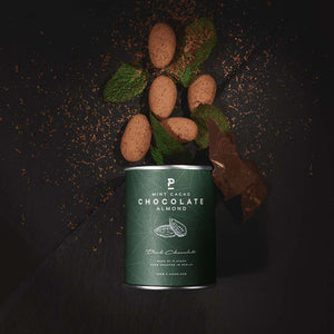Mint Cacao Chocolate Almond steht auf der dunkelgrünen Dose von P-Stash aus Berlin.