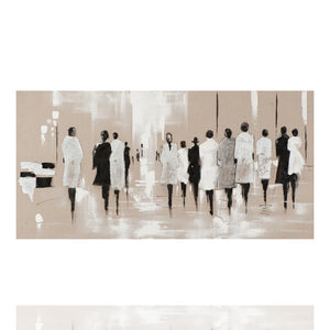 Auf einem Acrylgemälde ist eine Modenschau zu sehen. Alles Models tragen Trenchcoats in weiß, schwarz oder Silber.