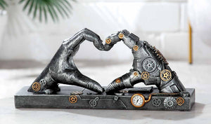 Die Skulptur zeigt zwei Hönde die ein Herz bilden im Steampunk Style