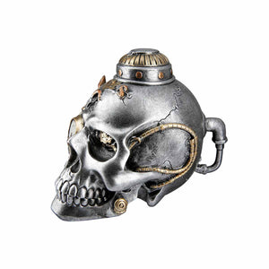 Ein Totenkopf im Steampunk Style mit Schläuchen.