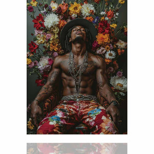 Auf einem Glasbild ist ein dunkelhäutiger, durchtrainierter Mann zu sehen. Er sitzt mit freiem Oberkörper entspannt in einem Sessel. Er trägt eine Hose mit Blumenmuster und hinter ihm ist ein großer, bunter Blumenstrauß. 