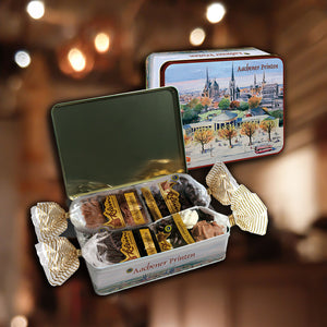 Die Geschenkose mit Aachener Printen zeigt Aachener Sehenswürdigkeiten. Die Weichprinten im inneren der Geschenkdose sind echte Köstlichkeiten aus Aachen.