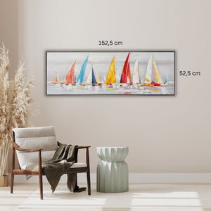 Großes Segelboot-Gemälde (152,5 x 52,5 cm) im modernen Panorama-Stil. Maritimer Wandschmuck für das Wohnzimmer mit abstrakten Segelschiffen in Rot, Gelb und Blau auf hellem Hintergrund.