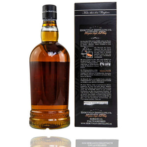 Dieser Whisky kommt aus dem Harz. Der deutsche Whisky kommt in einer schönen Flasche und edlen Verpackung. Der Whisky kommt in einer limitierten Auflage in Faßstärke.