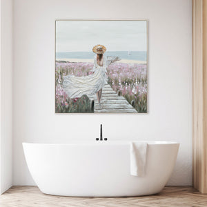 Das Gemälde Spaziergang am Strand hängt über einer Badewanne im Badezimmer. Das Gemälde harmoniert wundevoll mit der Badezimmereinrichtung.