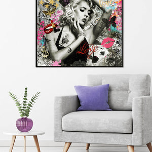 Was das "Play Cat" Acrylgemälde besonders macht, sind die frischen Farben und die faszinierende Schwarz-Weiß-Dame in der Mitte.