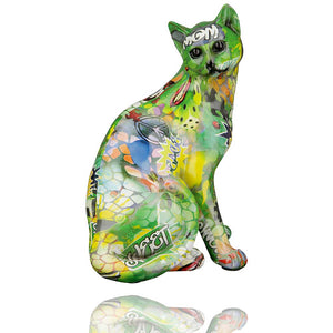 Die bunte Katze im Street Art Style kommt von der Marke Gilde. Die moderne, grüne Skulptur ist eine Katze die von allen Seiten mit Schriften, Formen und Zeichen bedruckt ist.