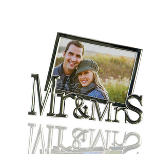 Dieser schöne Fotorahmen ist ideal für das schönste Hochzeitsfoto von Mr & Mrs. Ziere das schönstes Bild von eurer Hochzeit mit dem edlen Fotorahmen mit der Aufschrift Mr & Mrs. 