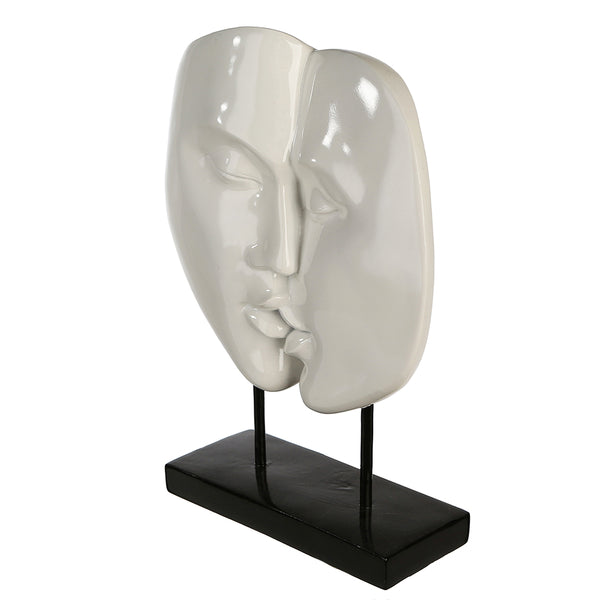 Skulptur „Faces“ weiß, der Kuss, Gilde