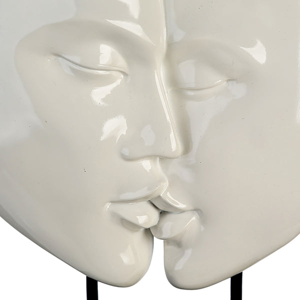 Skulptur „Faces“ weiß, der Kuss, Gilde