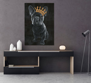 Der schwarze Frenchiewelpe trägt stolz eine goldene Krone. Das schöne Acrylgemälde berührt sofort jedes Herz.