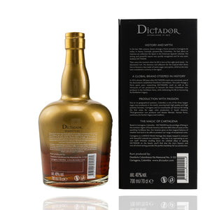 In einer goldenen Flasche ist der hochwertige Rum von Dictador XO Aurum