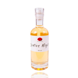 Hugo Holunderblütenlikör Flasche mit der Aufschrift Ladies Night
